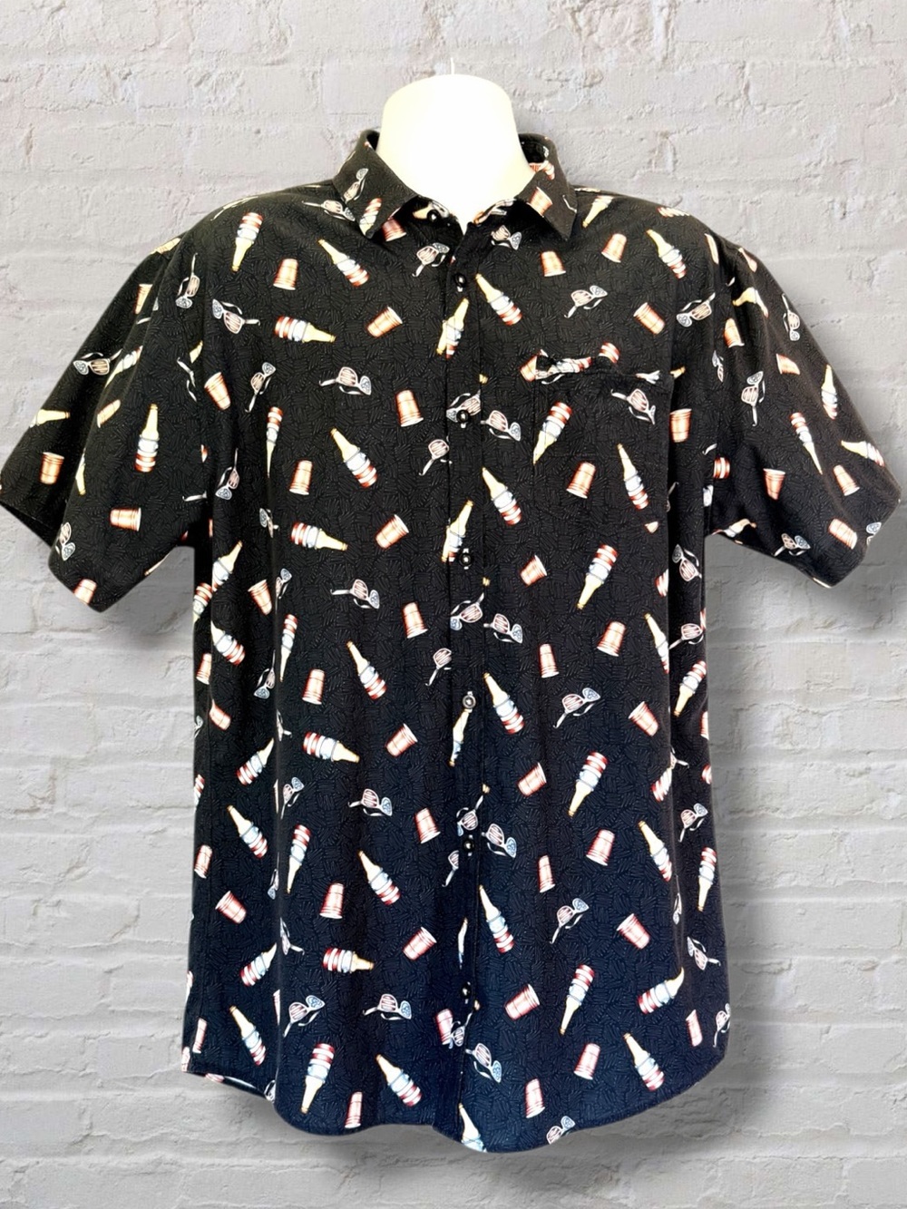 Departwest Performance Men’s XL Black Patriotic Beer Pong Button Shirt DW119CA